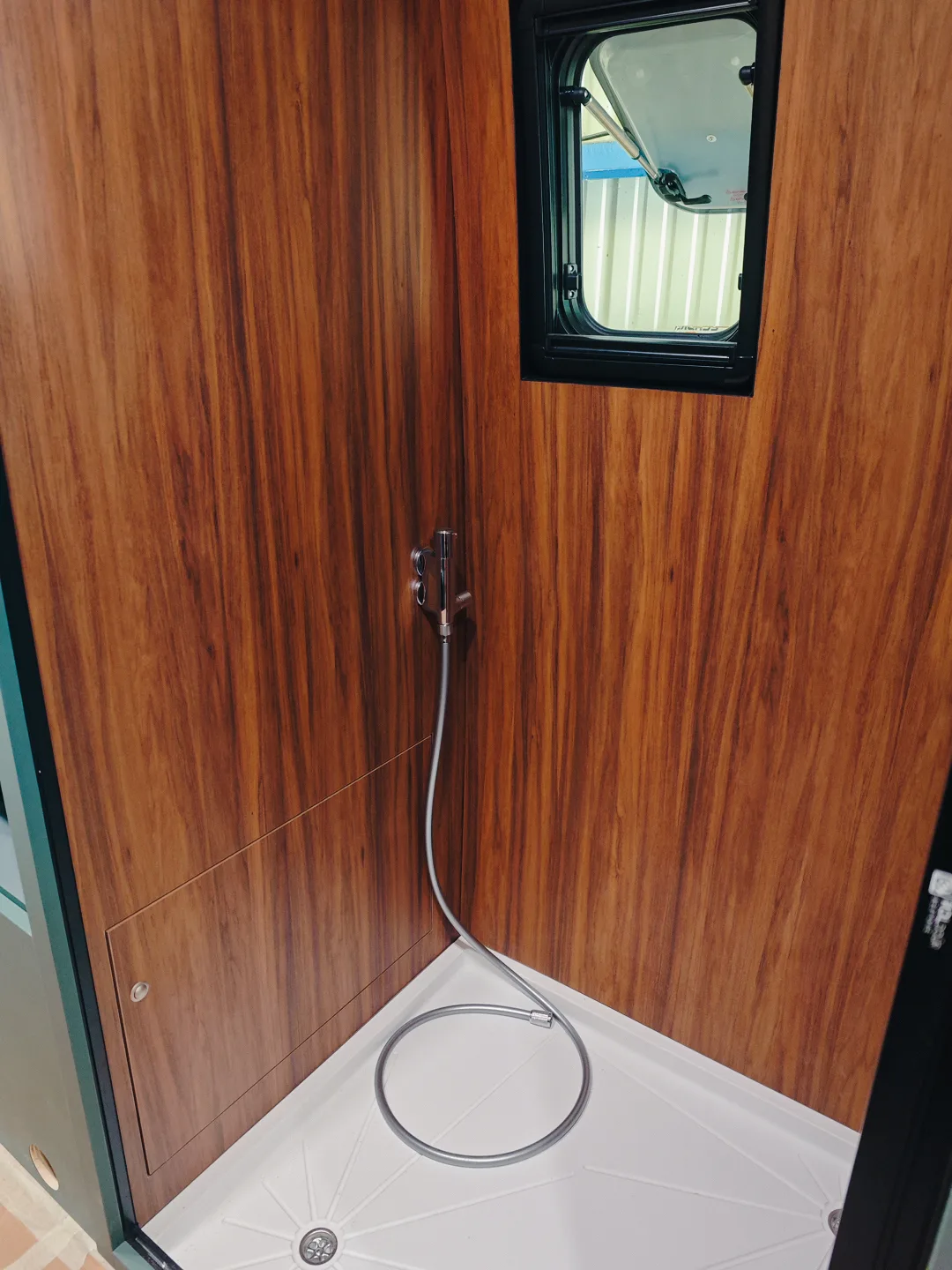 cabine de douche en cours de réalisation