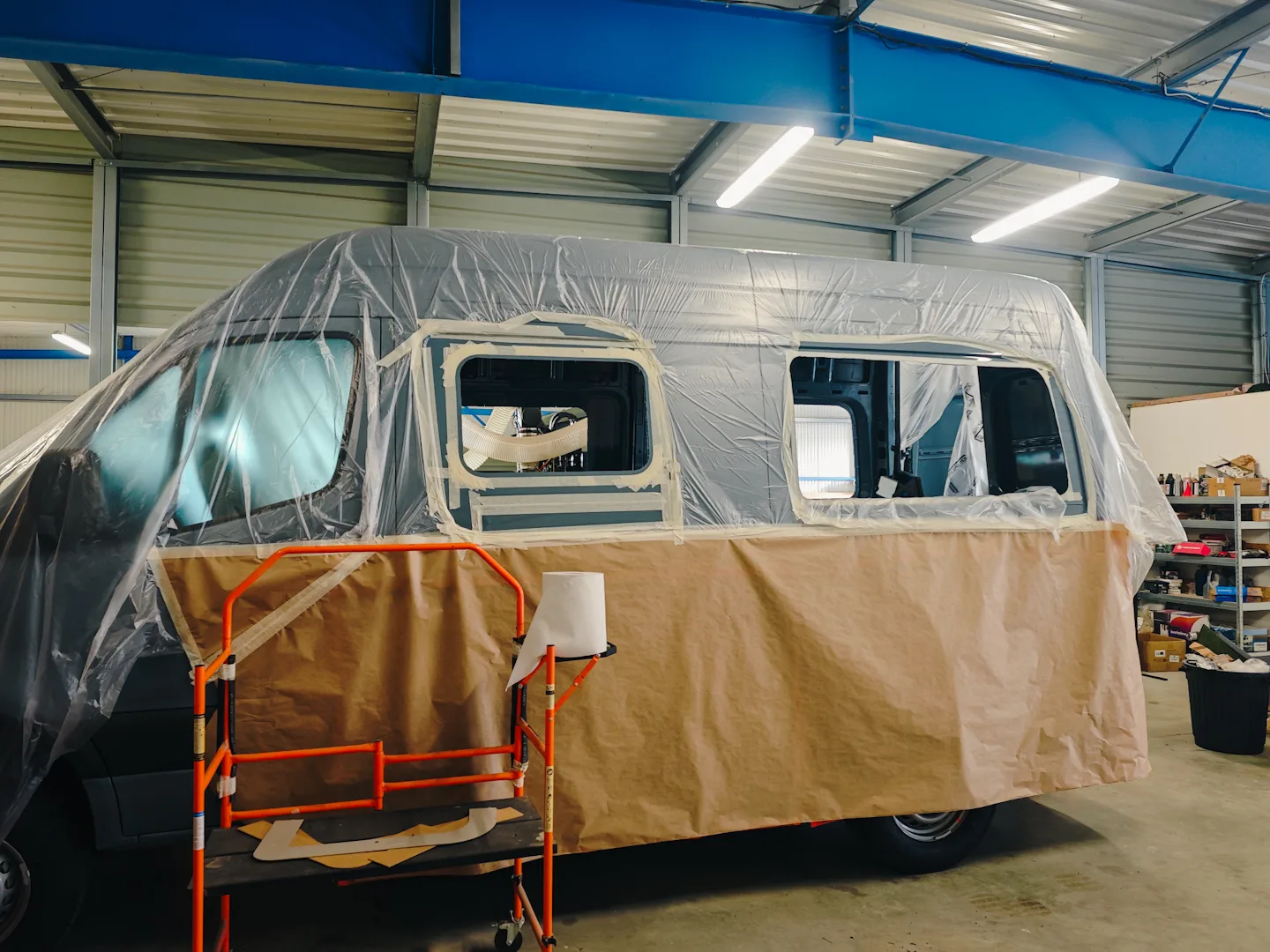 Découpe des vitres et élargisseurs sur Mercedes Sprinter 4x4